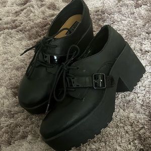 Deena & Ozzy platform Oxford/loafer size 8